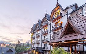 Готель Під Стріхою